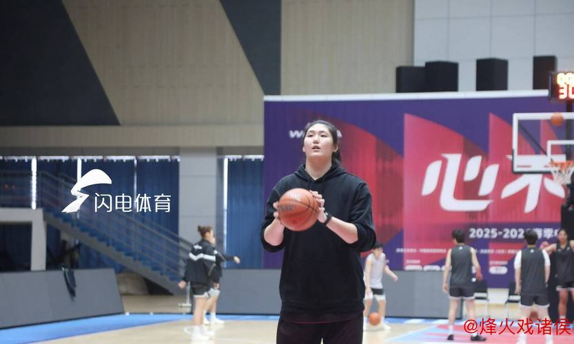 “小巨人”张子宇开启WCBA职业生涯首战